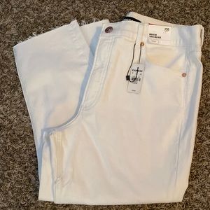 White cropped frayed denim jeans. 12 petite